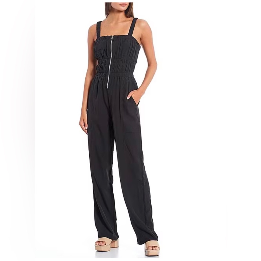 🆕STILLETTO’S ZIP FRONT BLACK JUMPSUIT (Sz M)